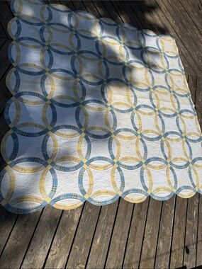 Classic Double Wedding Ring Quilt in Blue and Yellow